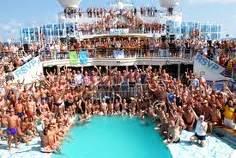 5400 пассажиров на борту «Allure of the Seas» США. Завершилось самое крупное в истории круизное плавание для геев и лесбиянок