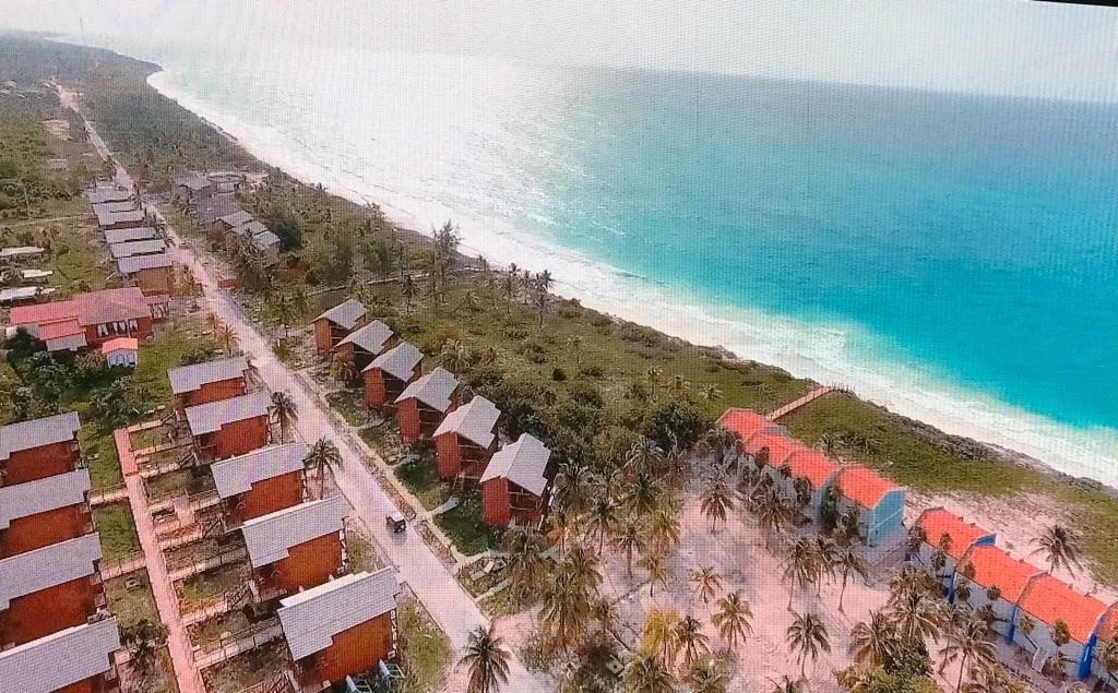 beach cayo largo
