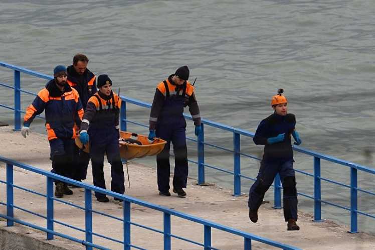 Спасатели нашли большинство тел в Черном море В России траур: разбился ТУ-154, поиск погибших продолжается