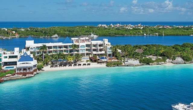 отели AMResorts