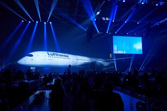Первый рейс нового самолета Airbus A350-900 компании Lufthansa