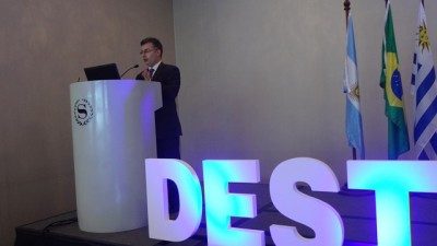 Фото Х.Лионетт: Пабло Сисманян, директор туристического продукта Инпротур Аргентины на конгрессе в Монтевидео. Аргентина намерена превзойти Бразилию по числу туристов