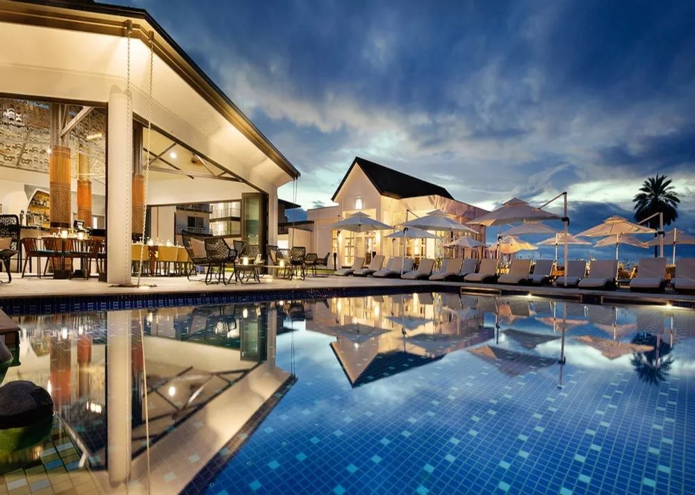 hotel pool