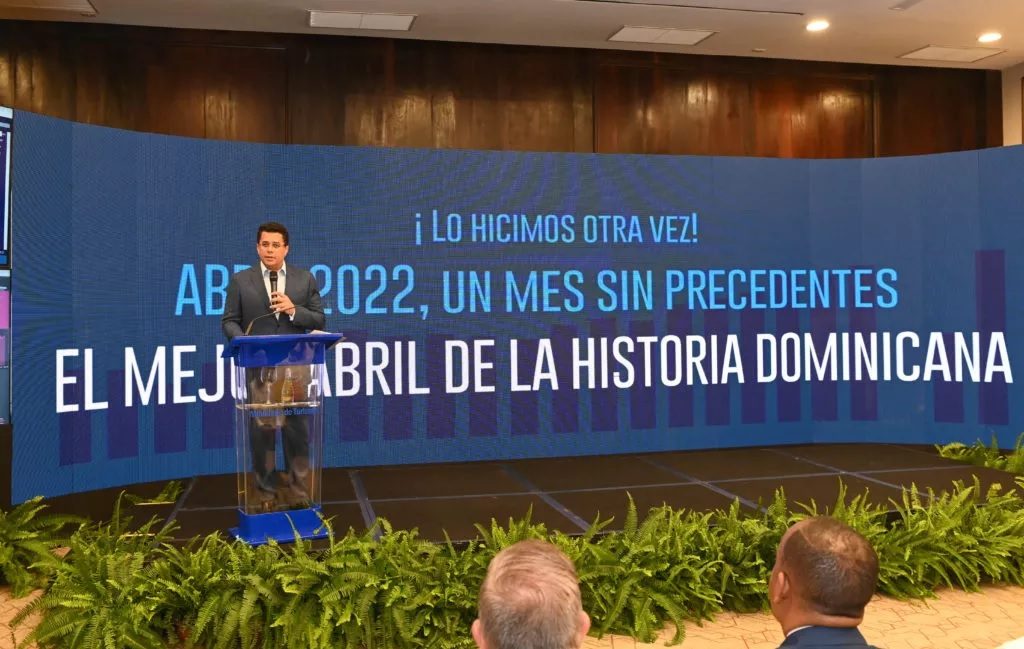 ministro turismo Collado