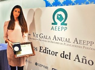 Редактор журнала “Excelencias Turísticas del Caribe” Вероника де Сантьяго на церемонии награждения Журнал “Excelencias Turísticas del Caribe” награжден премией AEEPP EDITOR - 2012